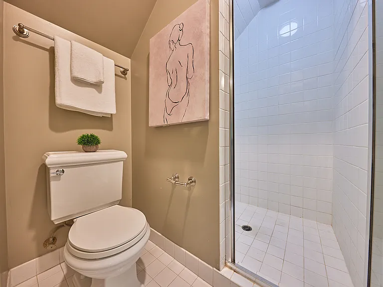700 W Prospect St — Photo 30