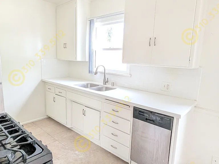 1377 S Sierra Bonita Ave #2 — Photo 13
