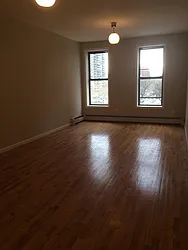 Rented by Tran Real Estate Inc.