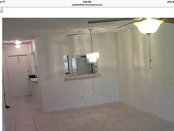3rd image of 449 Lakeview Dr APT 3