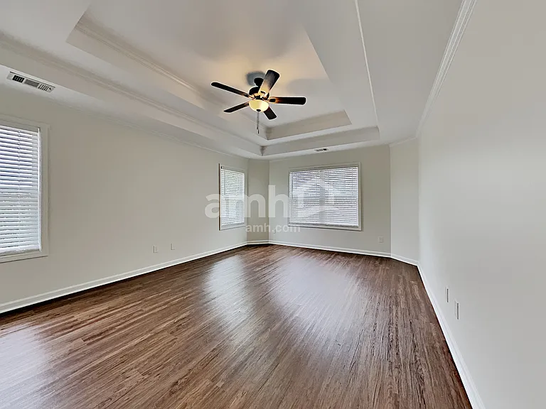 826 Durham Ct — Photo 10