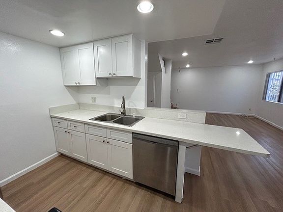 3rd image of 8525 Saturn St APT 101
