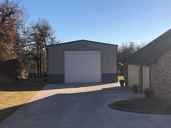 30x60 insulated shop with 16_ sidewalls! Great for parking boats or RVs.