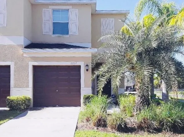 2227 Golden Falcon Dr, Ruskin, FL 33570