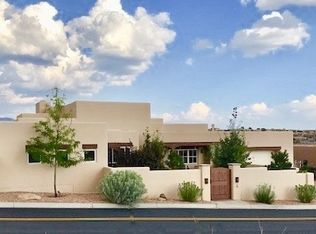4 Camino Barranca, Santa Fe, NM 87507