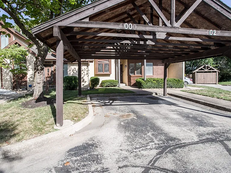 4800 Horton St — Photo 27