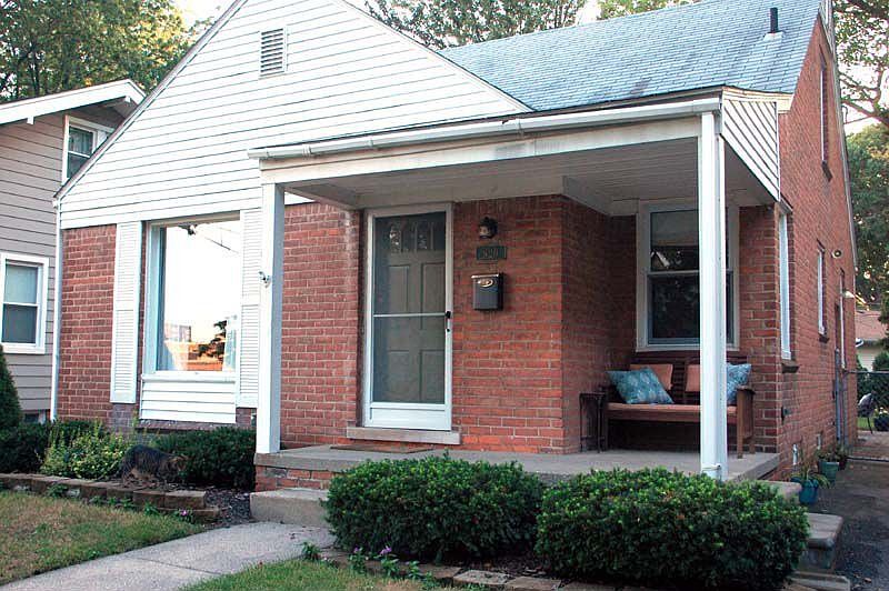 1st image of 829 Edgewood Dr