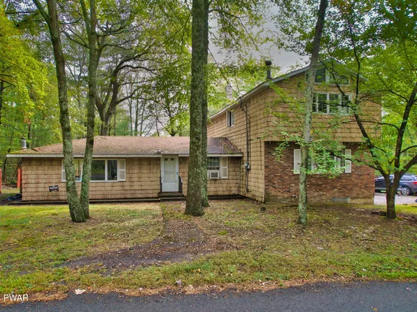 122 Tulip St, Dingmans Ferry, PA 18328