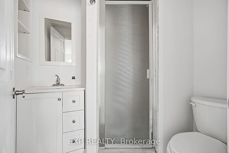 Toronto House for rent - 4 Bedrooms — photo 35
