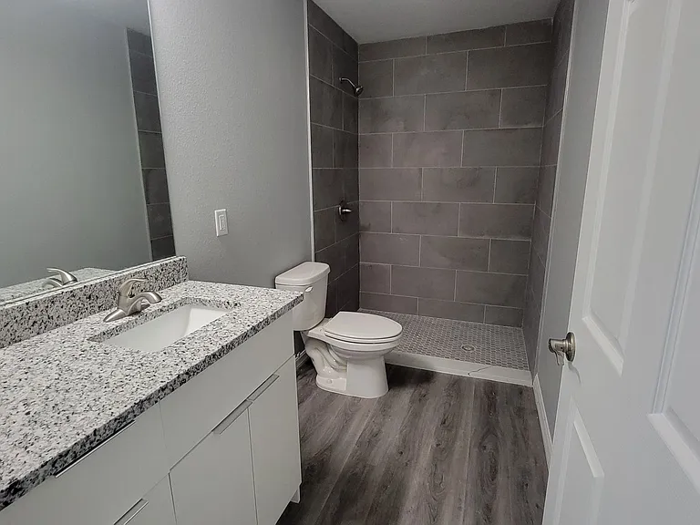 7062 N Regent Ter — Photo 6