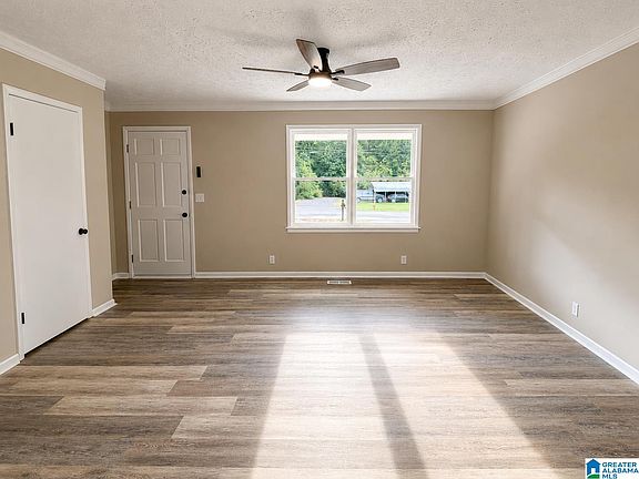 5th image of 1016 Sugarloaf Ln