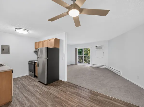 Pineview Apartments - White Bear Lake, 1640 9th St #304, Saint Paul, MN 55110
