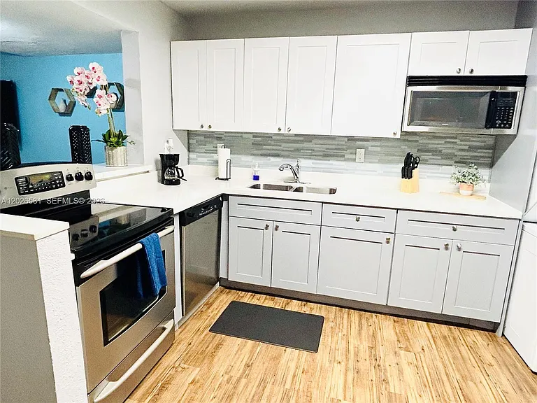 1011 NW 7th Ave #1011 — Photo 6