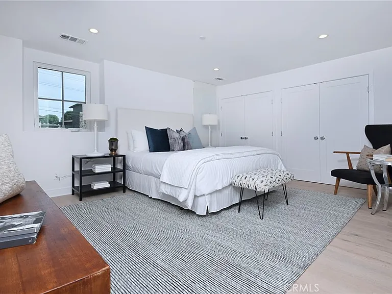 4641 Cahuenga Blvd — Photo 25