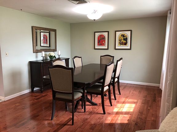 5th image of 131 Donna Lea Blvd
