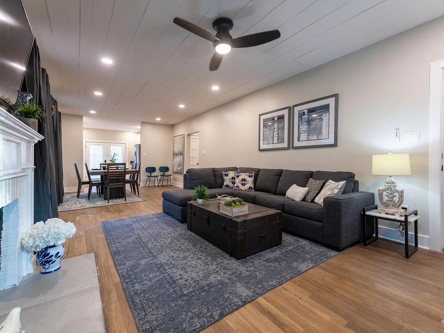 4514 Victor St — Photo 3