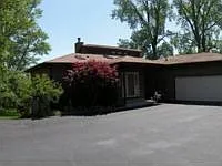 130 Roosevelt Ave photo 1