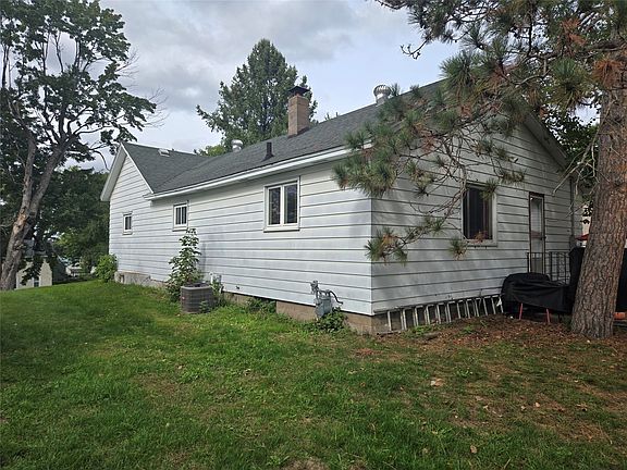 5th image of 105 E Walnut Street