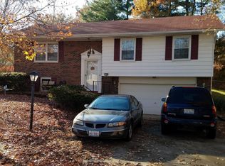 5706 Sir Gawain Dr, Godfrey, IL 62035