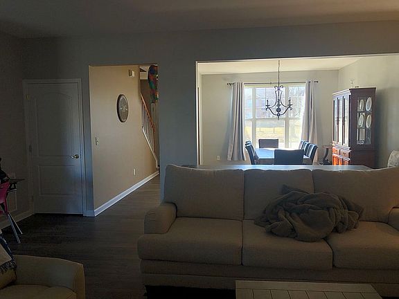 3rd image of 213 Hays Blvd
