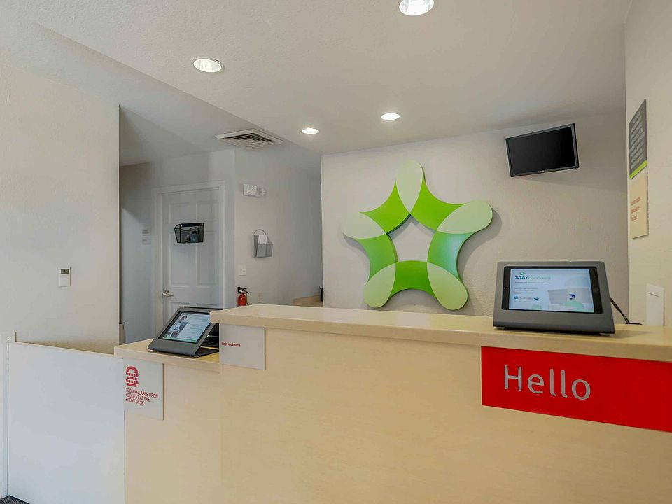 Lobby and Guest Check-in