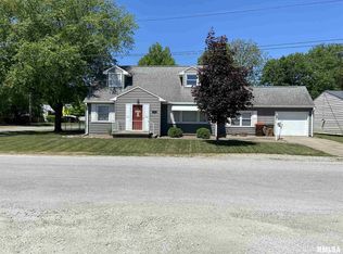 402 Walnut St, Auburn, IL 62615