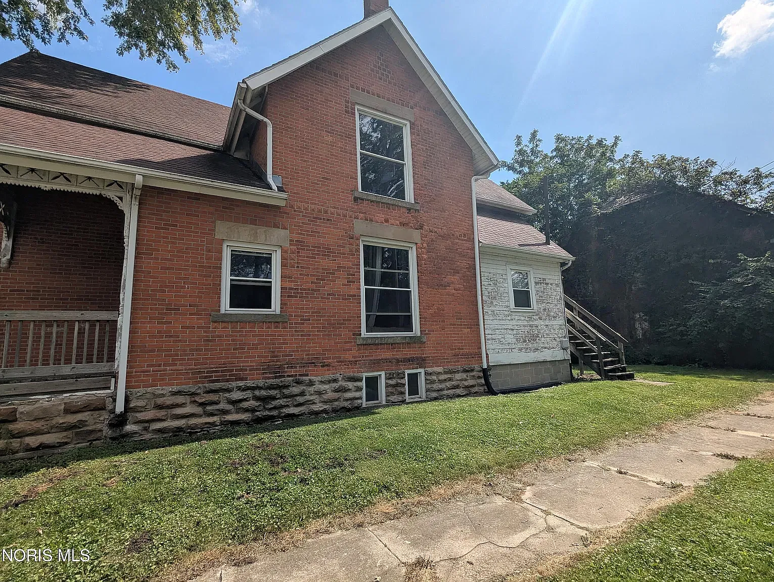 2 bed, $1,200 — Photo 3