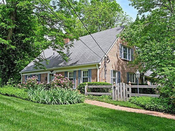 3rd image of 667 N Meadowcrest Cir