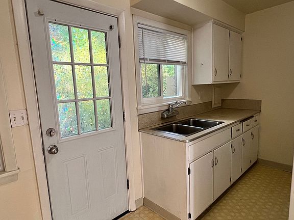 5th image of 1501-1517 SE Oak St #1511