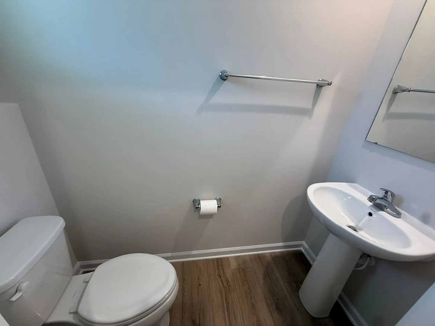 Modern 3-Bedroom Townhome in Arden Woods — Photo 3