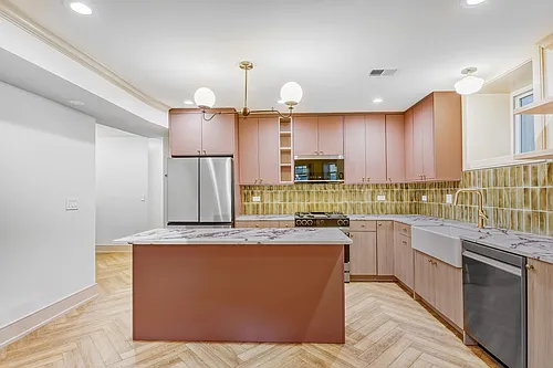 2704 W Argyle St #G Photo 1 2704 W Argyle St #G Photo 1