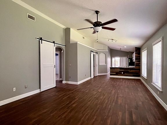 3rd image of 6821 Summer Cove Dr