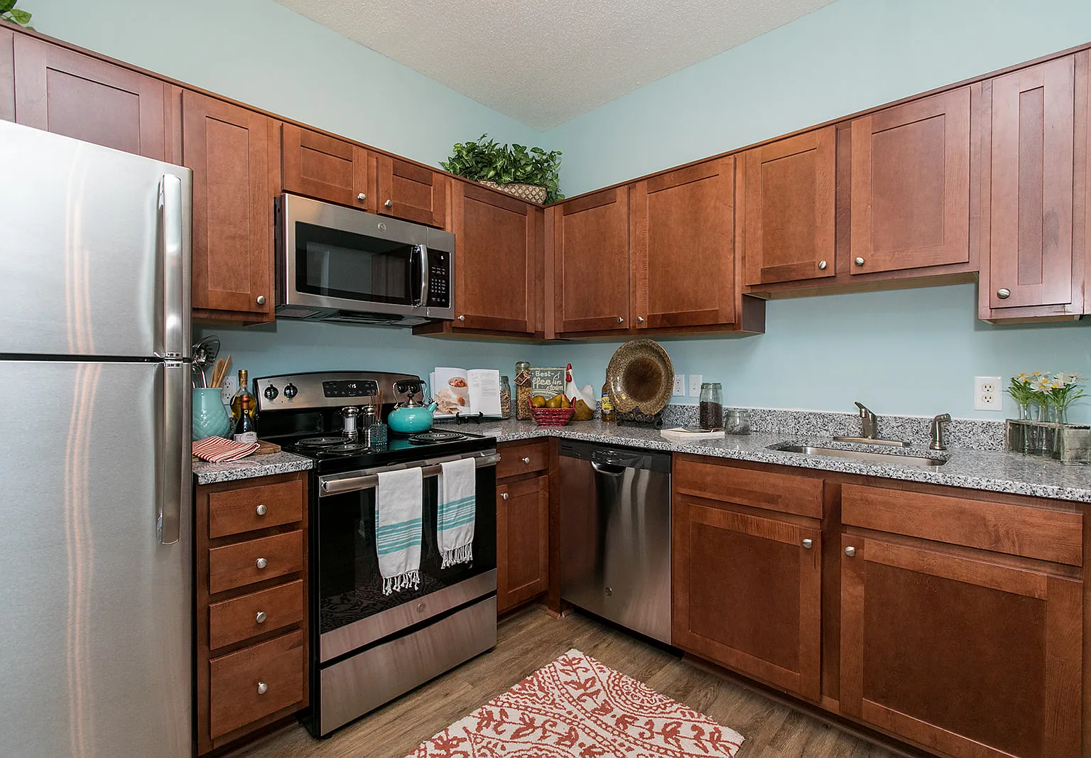 Riverscape Apartments — Photo 3