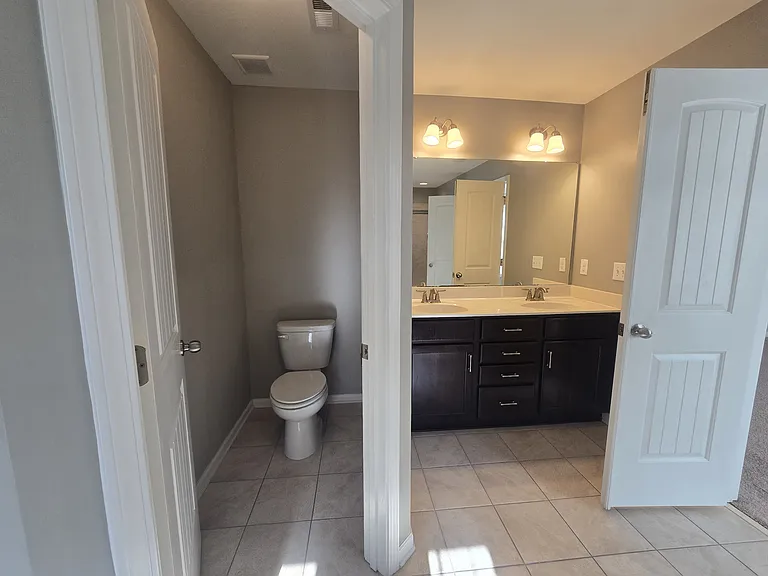3917 Valley Side Ct — Photo 45