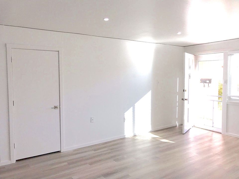 1st image of 3706 Gold St Unit 3