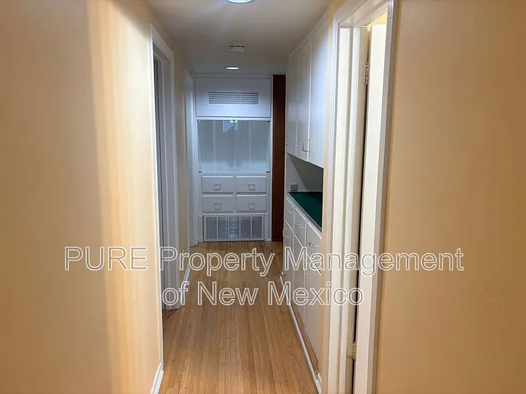 1013 Richmond Dr SE — Photo 16