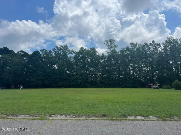 202 Fulton Avenue, Laurinburg, NC 28352