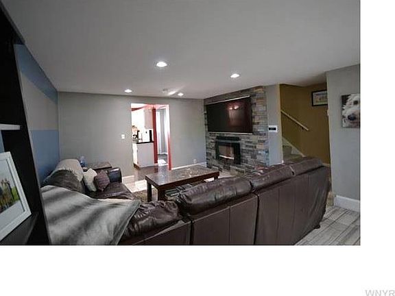 3rd image of 73 Patricia Ln