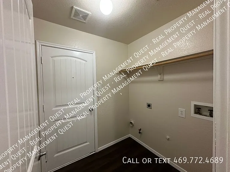 2816 Blue Heron Dr — Photo 6