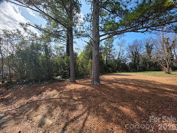 3rd image of 105 Culp St