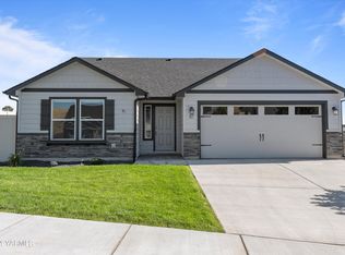 911 Dunegrass Way, Yakima, WA 98901