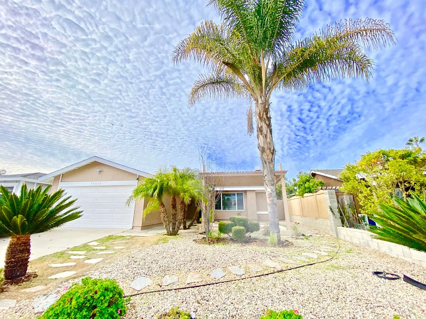 For Rent 4br/2ba 1320 Sf Newly Renovated Single Level Home With 2 Car Garage In Desirable Mira Me... — Photo 2