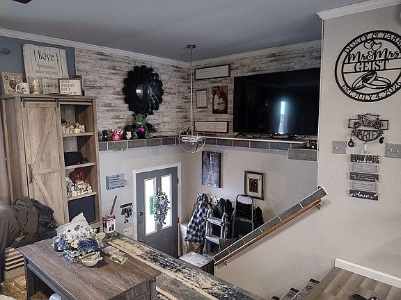 5th image of 1659 4th Ave E
