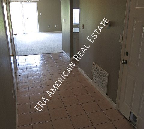 2nd image of 1825 Whispering Oaks Ln