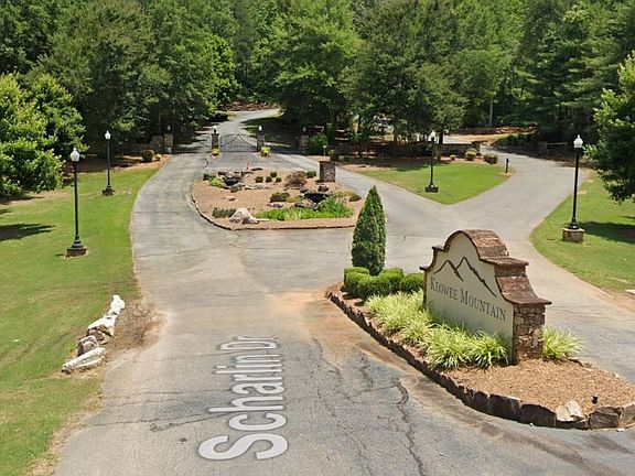 2nd image of 8 Gabriel Ln