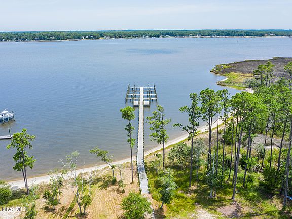 4th image of 101 Waterway Road