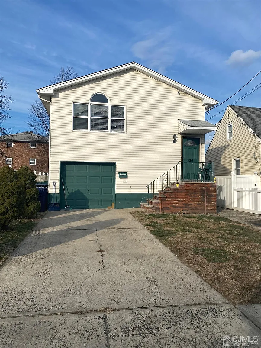 436 Thomas St photo 1
