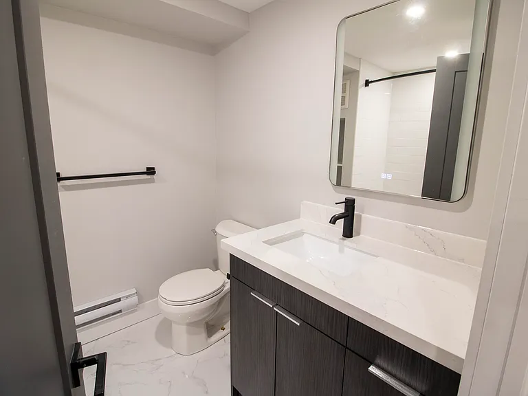 179 Burnside Dr #LOWER — Photo 18