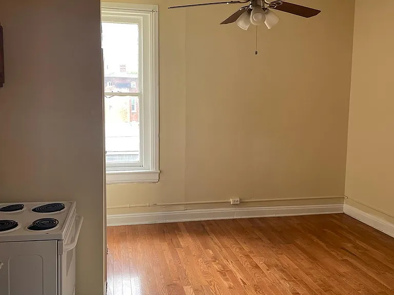 545 W Saint Catherine St #2 — Photo 9