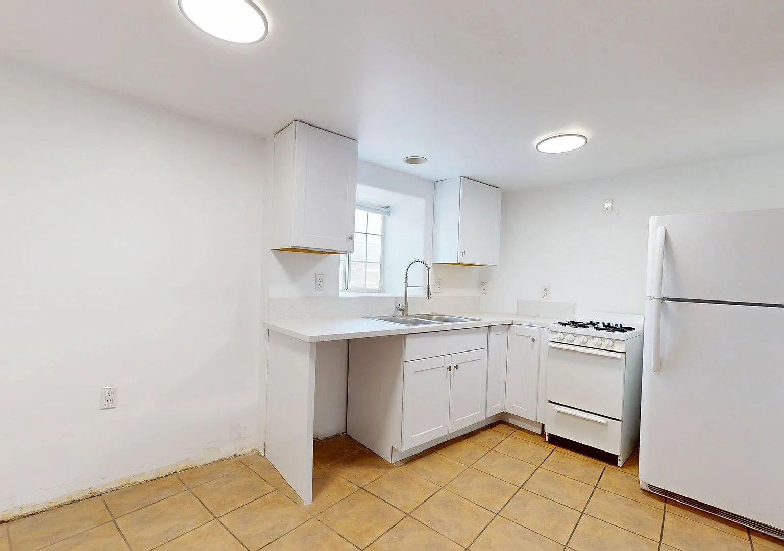 1 bed, 450 sqft, $1,200 — Photo 2